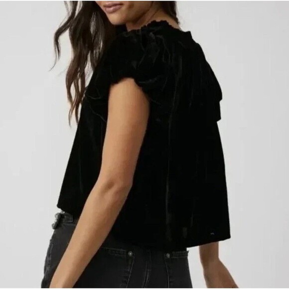 Free People NEW XS Terese Top Black Velvet Cropped Tie Smocked Neck Short Sleeve - Picture 8 of 12
